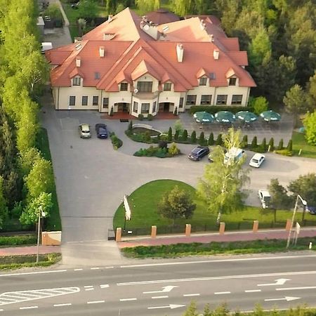 Maxima Hotel Wolanów Exterior foto